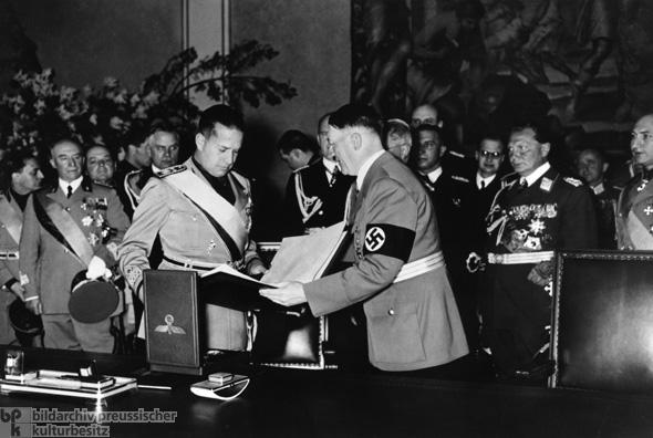 Der „Stahlpakt”: Unterzeichung des deutsch-italienischen Militärbündnisses in der Neuen Reichskanzlei (22. Mai 1939)